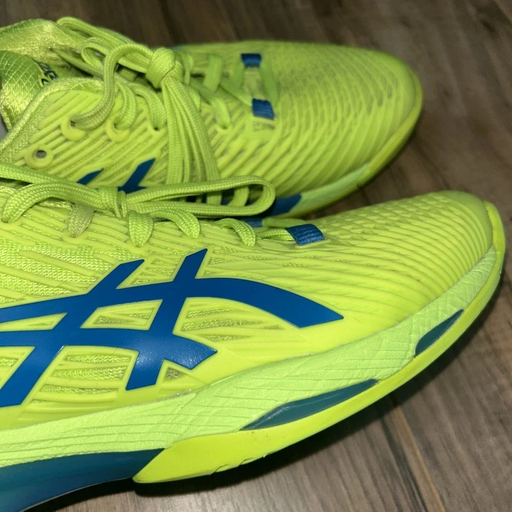 ASICS Women's Solution Speed FlyteFoam 2 Clay Tennis Shoes, 10, Hazard Green/Reb